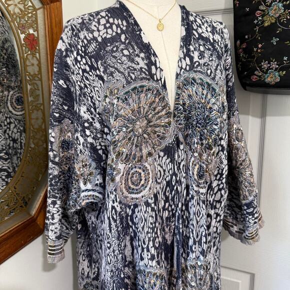 Soft Surroundings Blue & White Knit Boho Pattern Beaded Kimono Wrap W Fringe OS - Picture 2 of 8